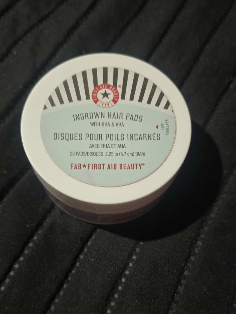 First Aid Beauty Ingrown Hair Pads - White & Light Blue Label